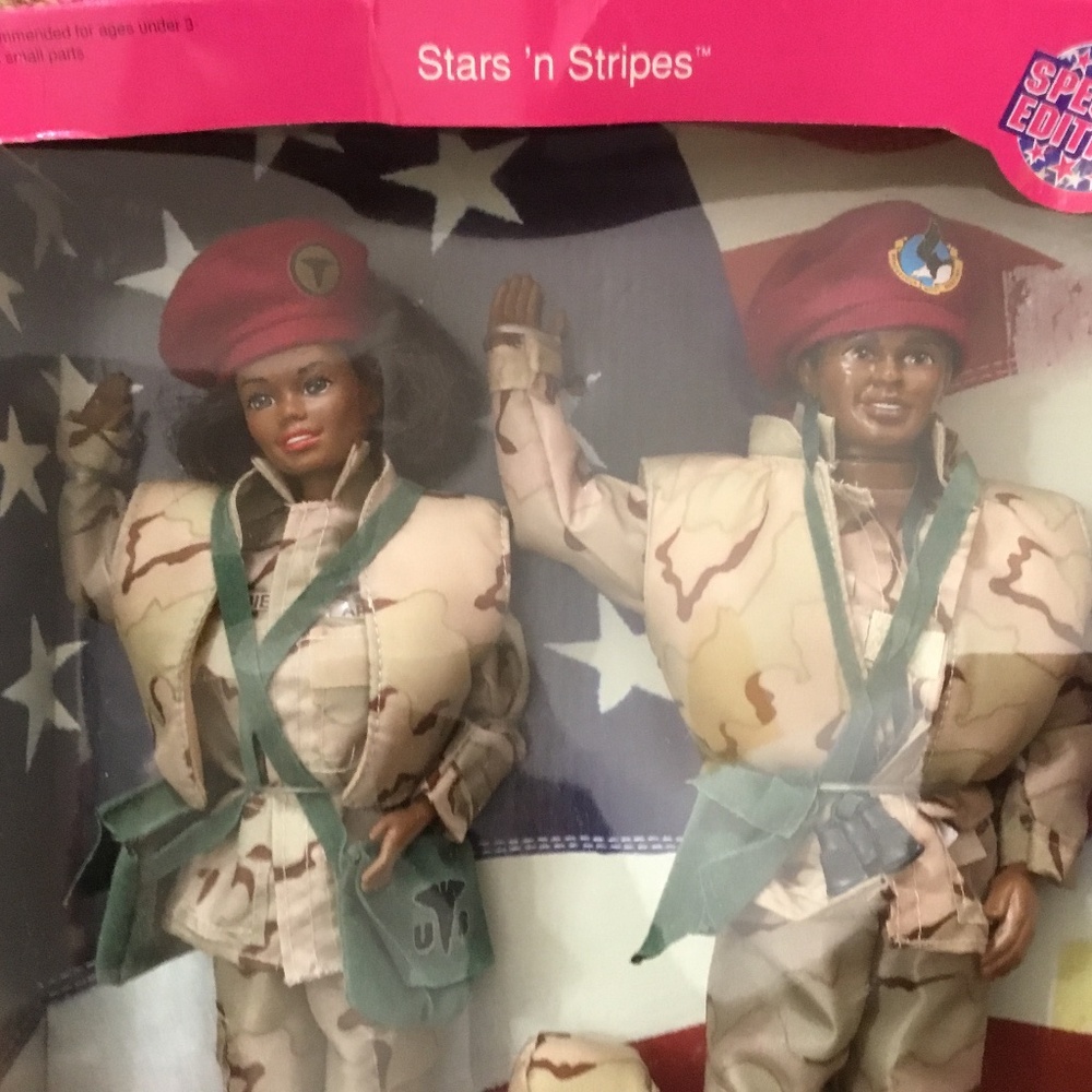 Barbie & Ken Dolls Special Edition Deluxe set U.S.Army African Americans 1992 - Picture 6 of 10